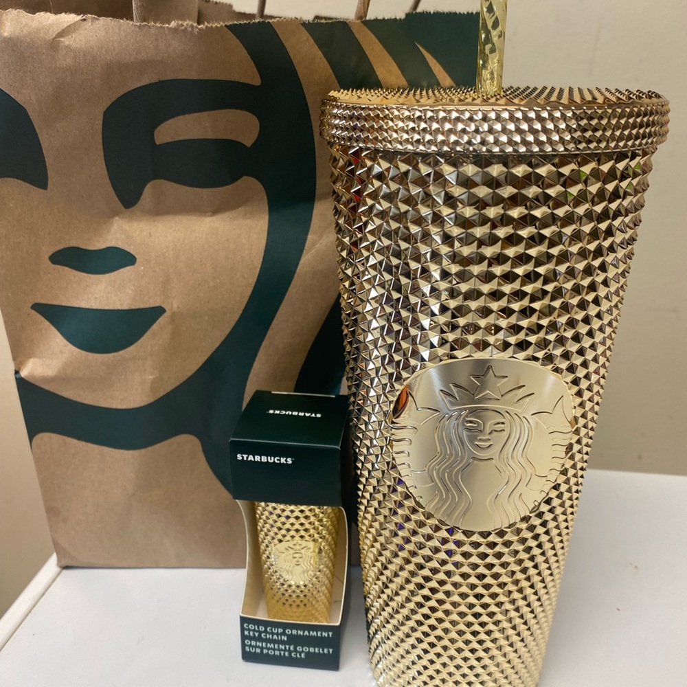 Starbucks tumbler and ornament keychain set.
